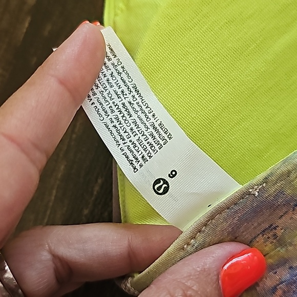 Lululemon sports bra - Picture 2 of 3